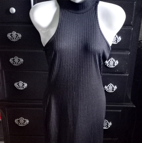PrettyLittleThing Ribbed Bodycon Midi Dress - Picture 1 of 2